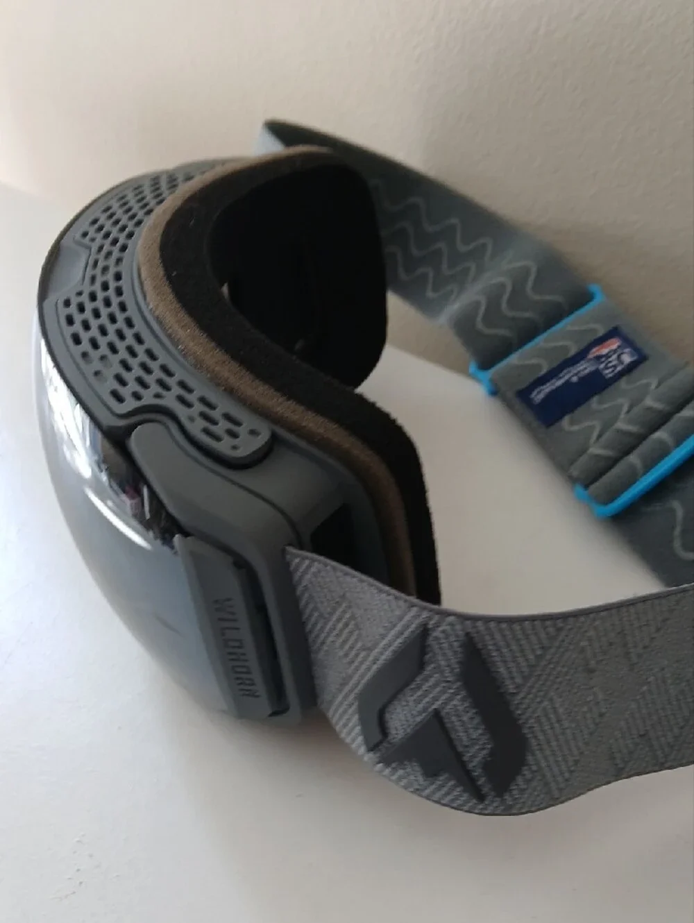 Men's Gray Mirrored Ski Goggles Face Mask